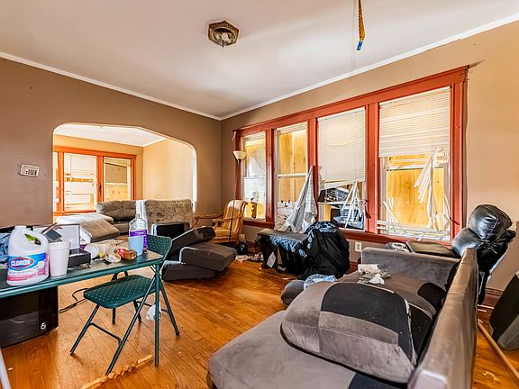 4th image of 1312 W 73rd Pl