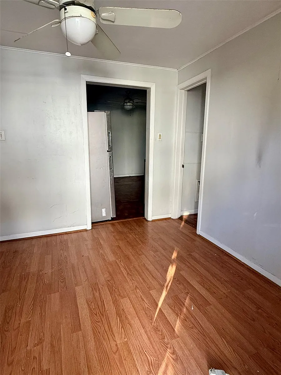 Building Photo - 1526 Yale St #2
