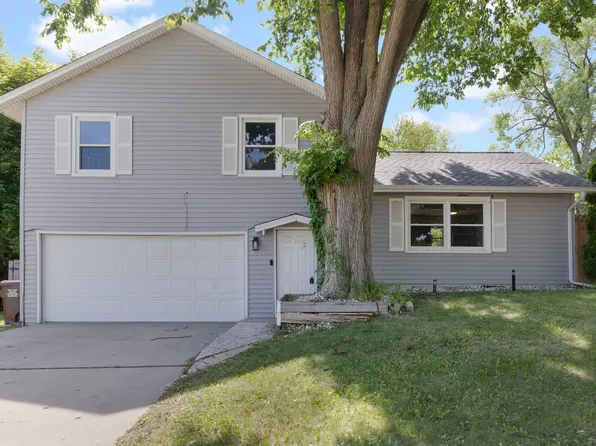 3020 Bavarian Ln, Rockford, IL 61109