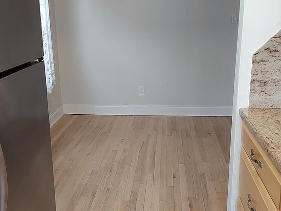 5th image of 6142 69th Ln Floor 2