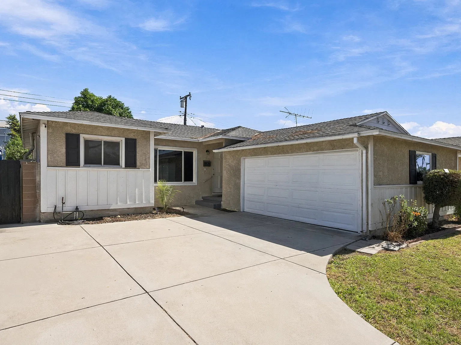 3 bed, 1271 sqft, $3,800 — Photo 2