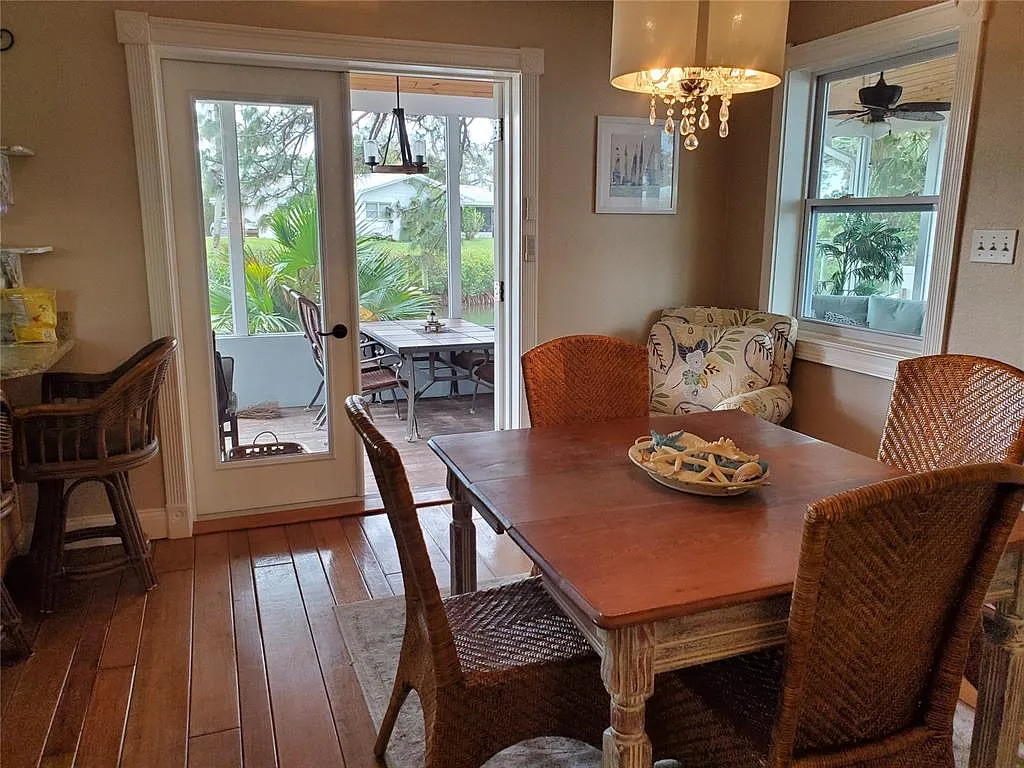 2 bed, 2.0 bath, 920 sqft, $2,000 — Photo 3