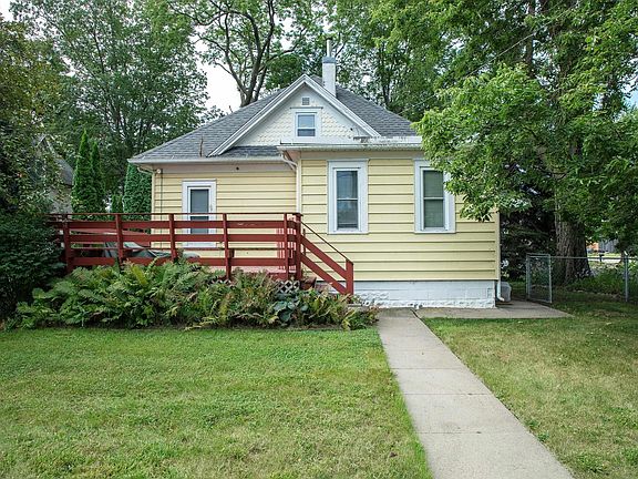 4th image of 416 1st Ave NW