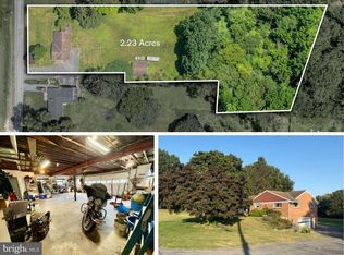 2460 Honeysuckle Ln, Lancaster, PA 17603