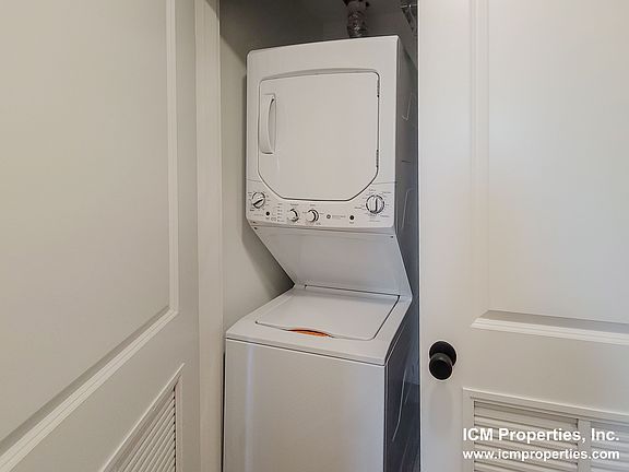4th image of 2227 N Bissell St APT 3