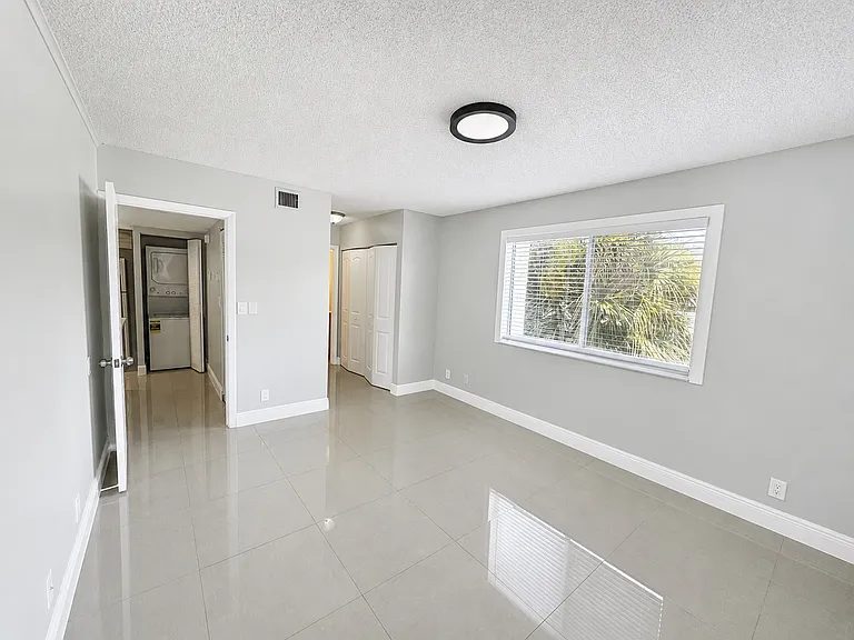 5780 Rock Island Rd #360 - interior 15