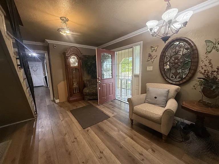 7401 W Pkwy — Photo 12