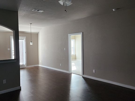 2nd image of 4204 Andrea Ln