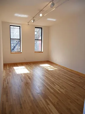 Rented by Level Group | media 33