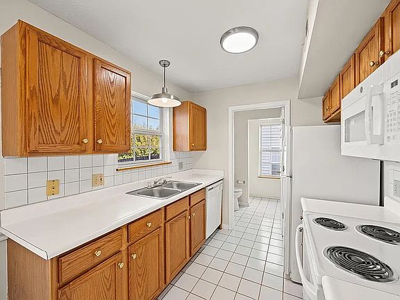 2nd image of 2148 Fortune Hill Ln #2148