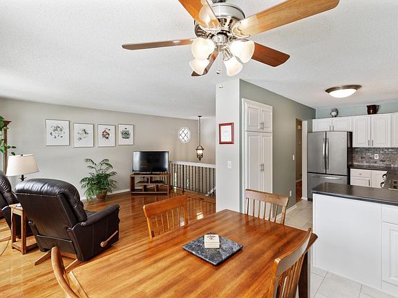 3rd image of 3632 Avon Dr