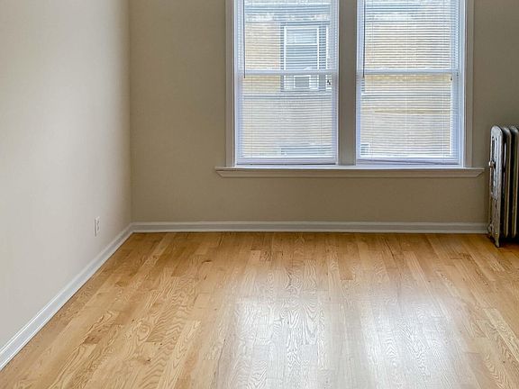 5th image of 3923 N Pine Grove Ave #3W