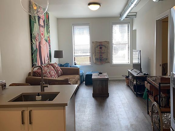 4th image of 1722 W Wabansia Ave #1