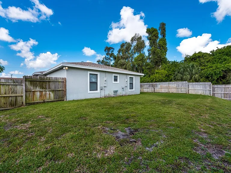 4743 Myla Ln — Photo 23