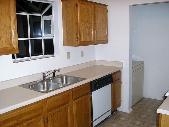 nice, clean kitchen