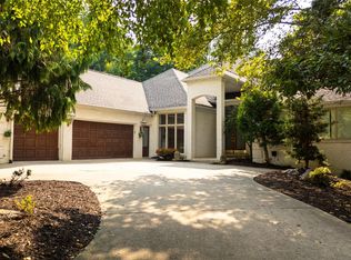 43564 Scenic Ln, Northville, MI 48167