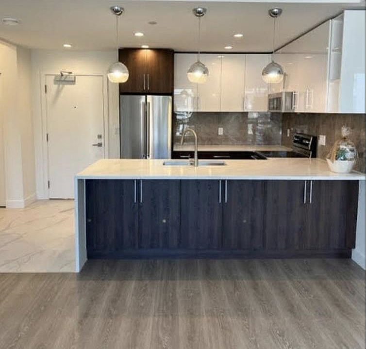 2nd image of 11703 Fraser St #203