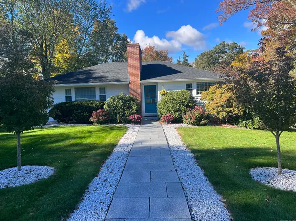 71 Acme Drive, Middlebury, CT 06762