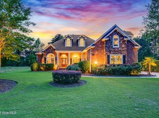 152 E Winding Way, Wallace, NC 28466