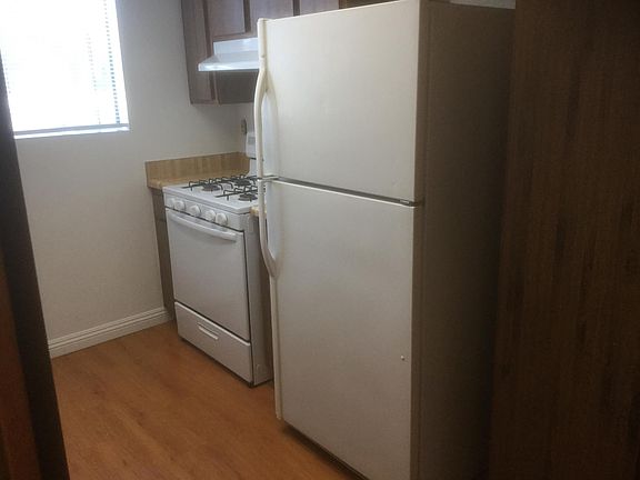 4th image of 3650 Greenfield Ave APT 11