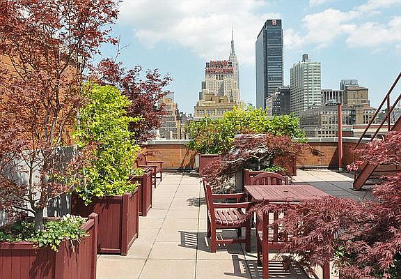 3rd image of 444 W 35th St APT 2D