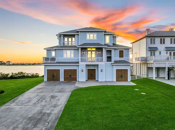 2910 Eleven Mile Rd, Galveston, TX 77554