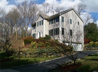 27 Rochambeau Dr, Hartsdale, NY 10530