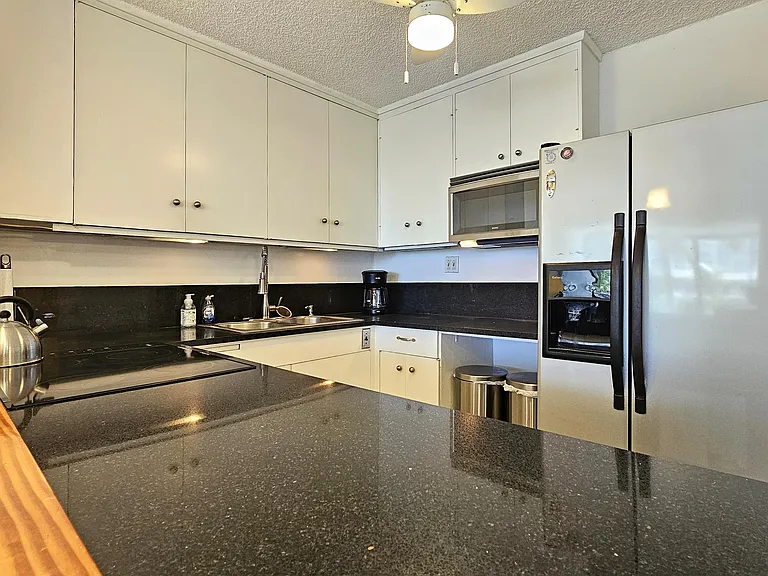 1720 Ala Moana Blvd #606B — Photo 8