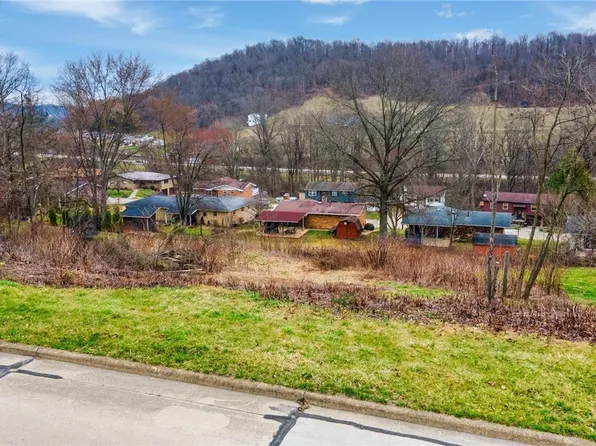 W Fernwood Dr, Toronto, OH 43964