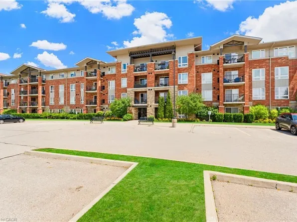 60 Lynnmore St #414, Guelph, ON N1L 0J8