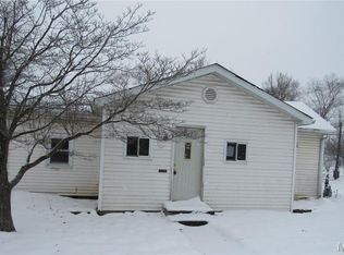 401 Grout St, White Hall, IL 62092