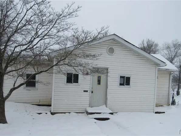 401 Grout St, White Hall, IL 62092