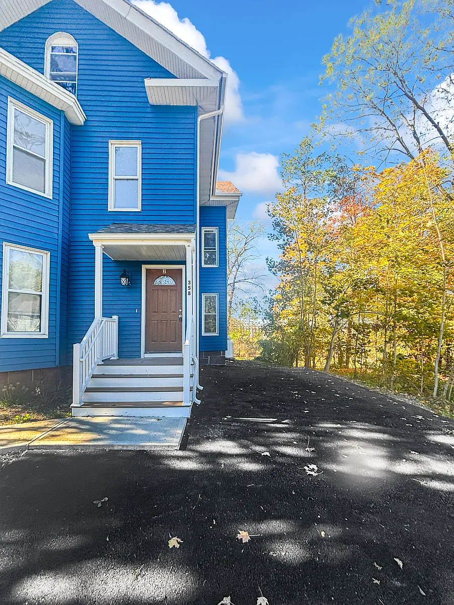 Building Photo - 358 Pomeroy Ave #2