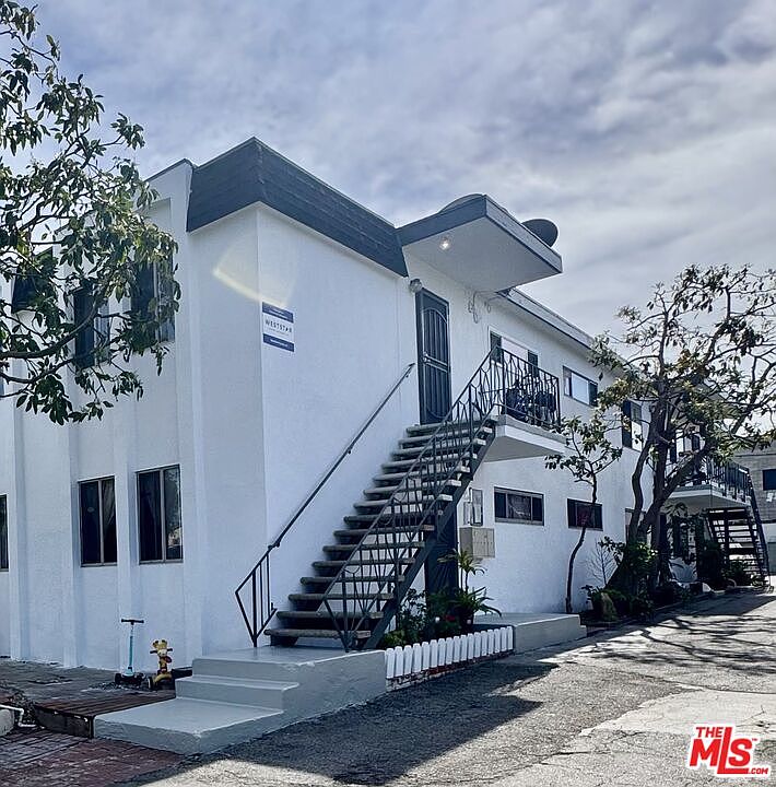1st image of 1322 W 227th St