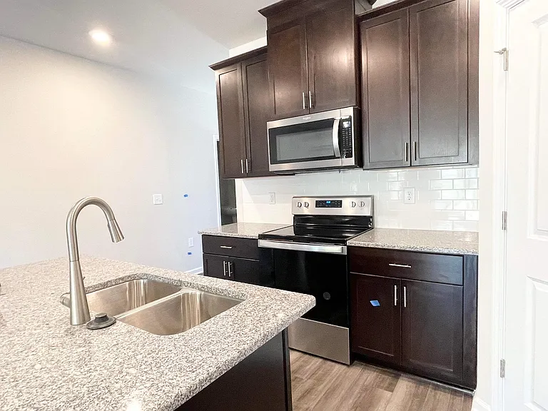 904 Clearhaven Ln — Photo 6