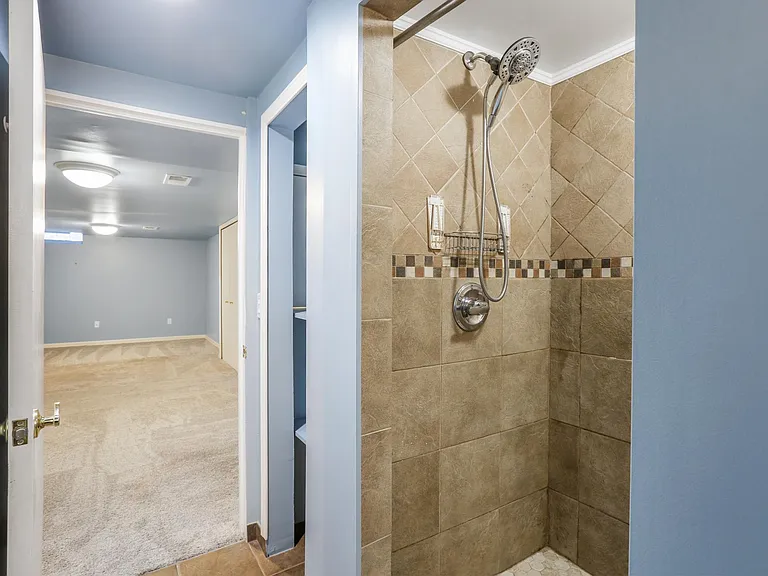22826 Frederick Ave — Photo 19