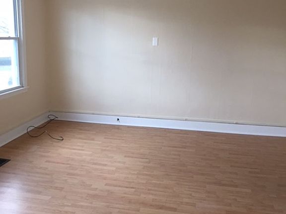 3rd image of 209 S Main St