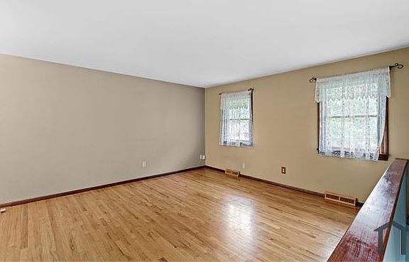 5th image of 811 Villette Ct