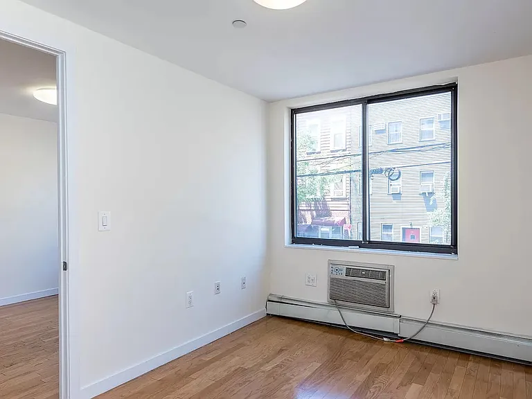 924 Metropolitan Ave #206 — Photo 9