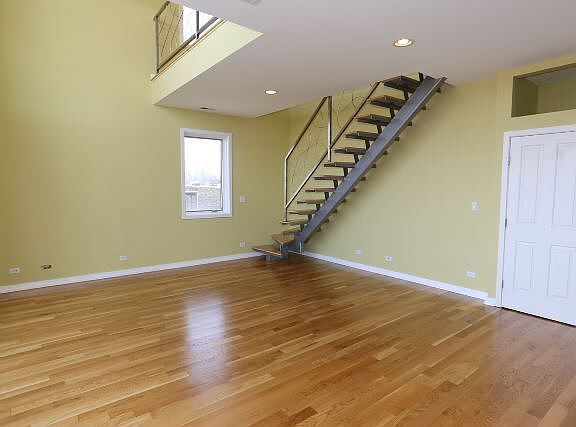 2nd image of 1150 N Hoyne Ave #G07c