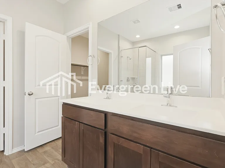 9909 Glen Brook Ln — Photo 11