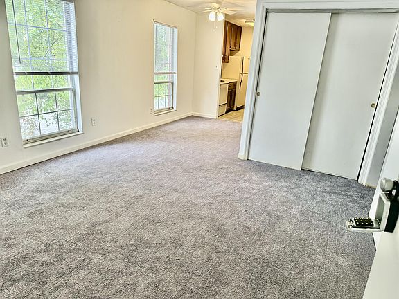 4th image of 500 49th St SE