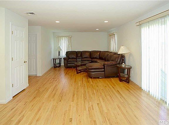 2nd image of 36 2nd Ave