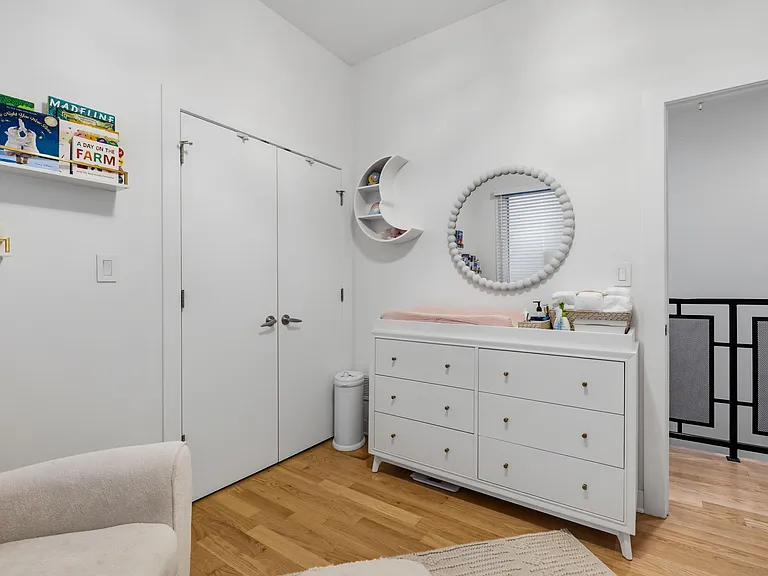 2864 W Lyndale St #2W — Photo 13