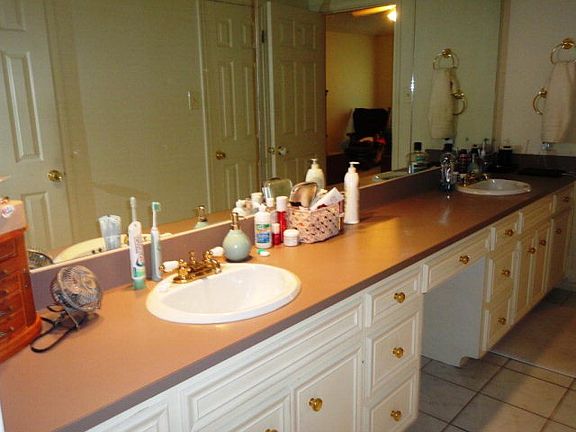 3rd image of 3609 Oakridge Dr