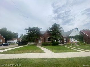 8472 W Outer Dr, Detroit, MI 48219