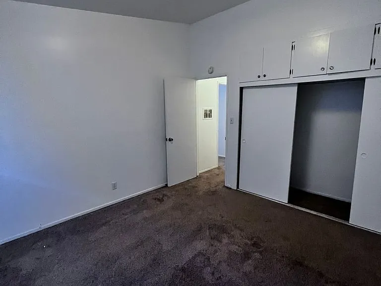 732 Sidonia Ave — Photo 8
