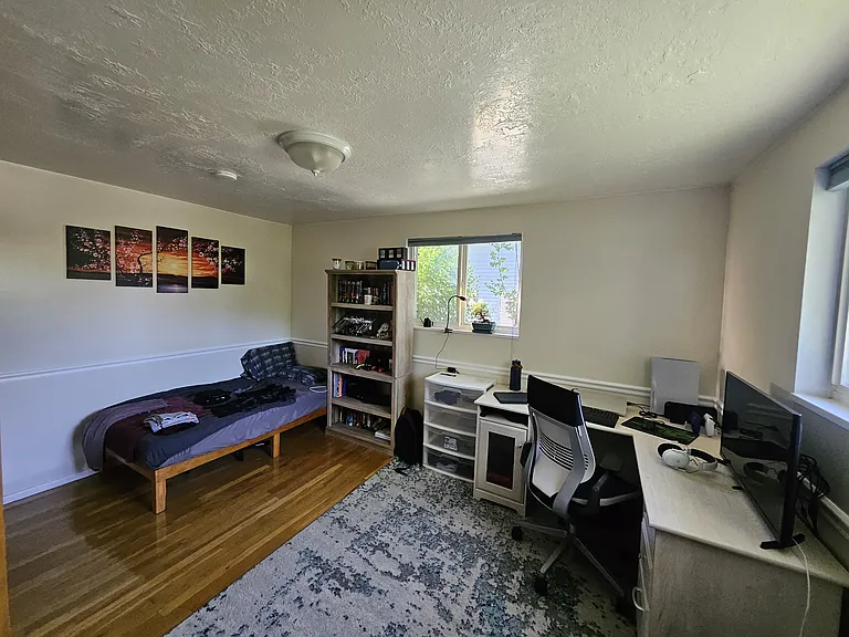 1230 E Manor Cir — Photo 2