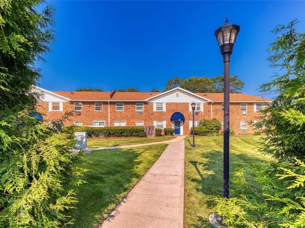 460 Old Town Road #26 B, Port Jefferson Station, NY 11776