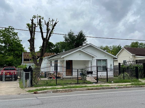 3rd image of 308 W Malone Ave